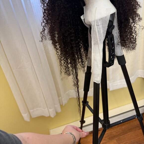 FREE WITH PURCHASE- UPART UNICE Human Hair Wig Brand New - Picture 4 of 5